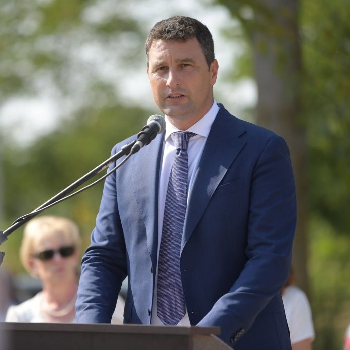 Ministrul agriculturii prezentând măsurile urgente pentru agricultura din Iași