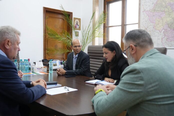 Reprezentanții ANSVSA și delegația oficială a Indiei în timpul unei ședințe de lucru la sediul instituției.